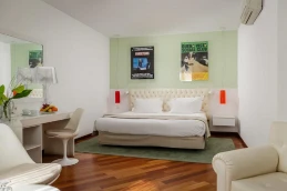 Florida Hotel - Photo 2