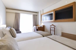Comfort Inn Hotel - Photo 5