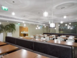 Holiday Inn Express Lisbon Airport - Photo 3