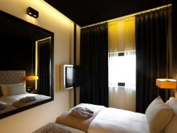 9 Hotel Mercy (x Mercy Hotel) - Photo 3